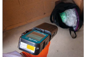 Photo of the handheld Raman spectrometer